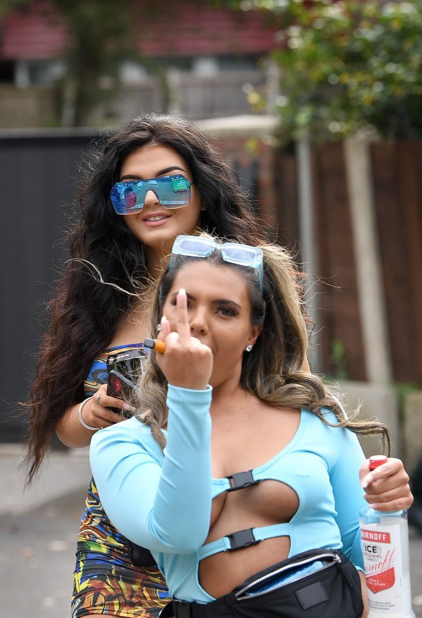 Parklife slags make my tiny dick hard — 39