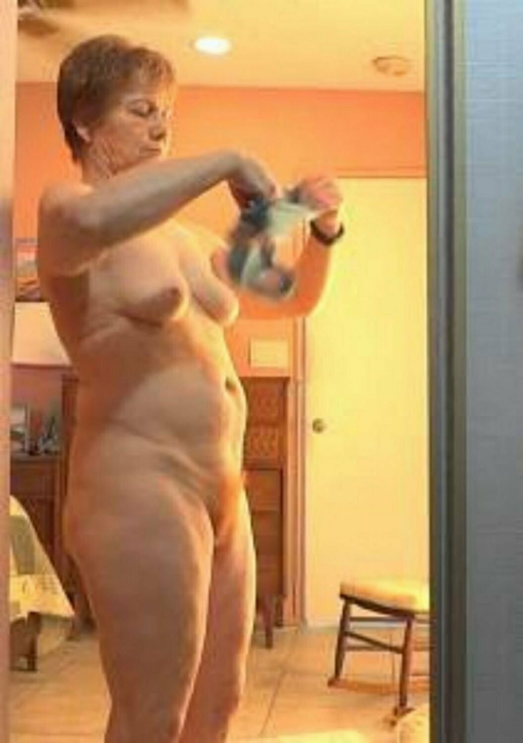 RED HEAD WHORE — 5