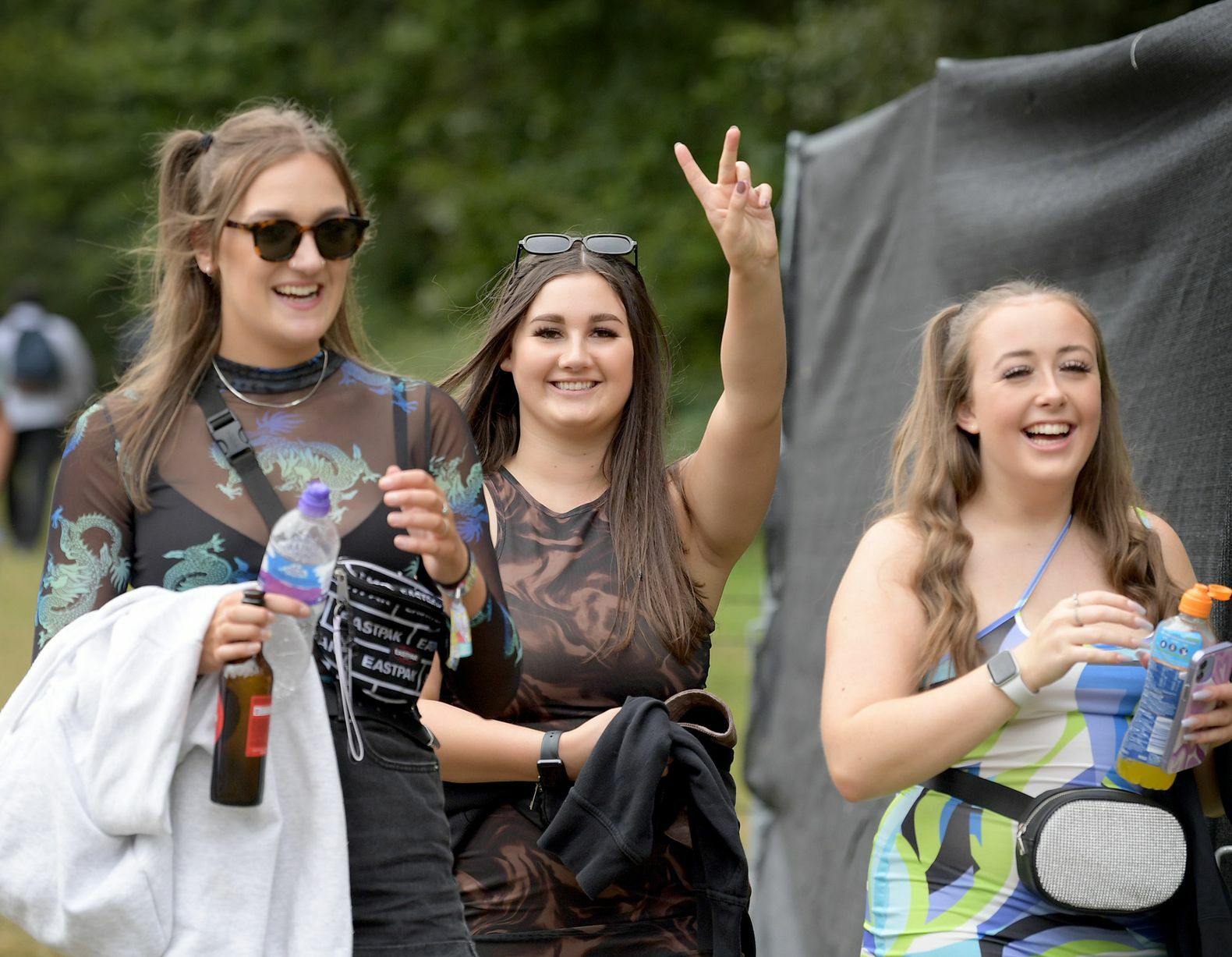 Parklife slags make my tiny dick hard — 24