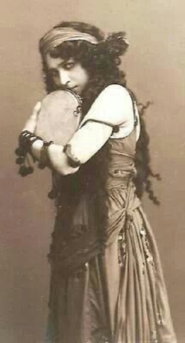Vintage Gypsy Dancers — 37