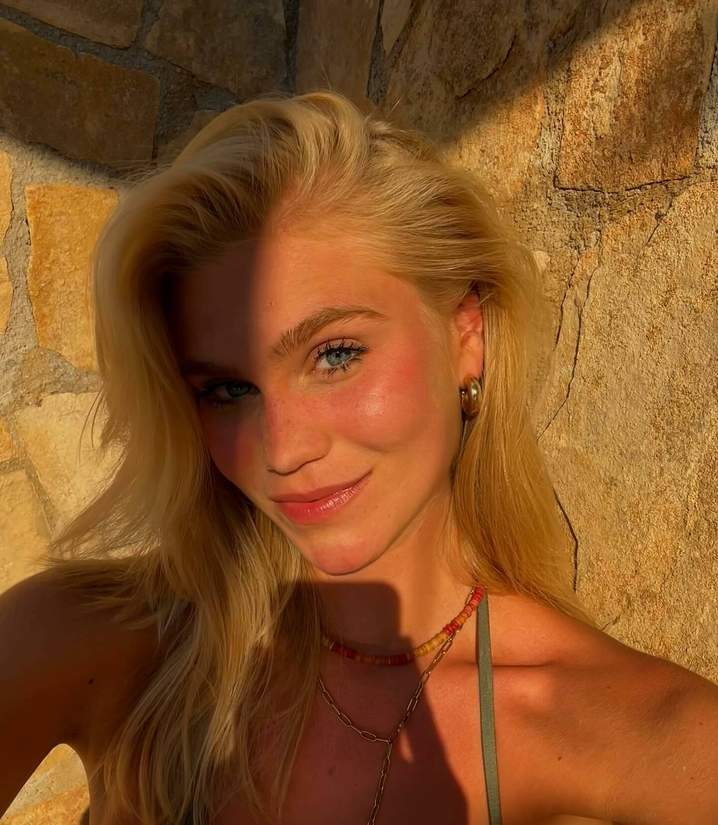 German Social Media Whore Annchristin — 24